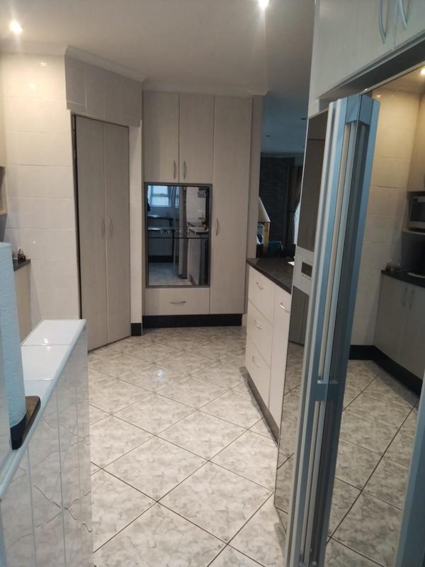 3 Bedroom Property for Sale in Gordons Bay Western Cape